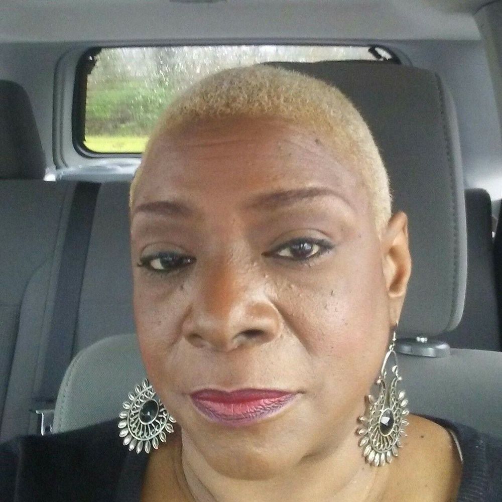 Meet your Posher, Pamela